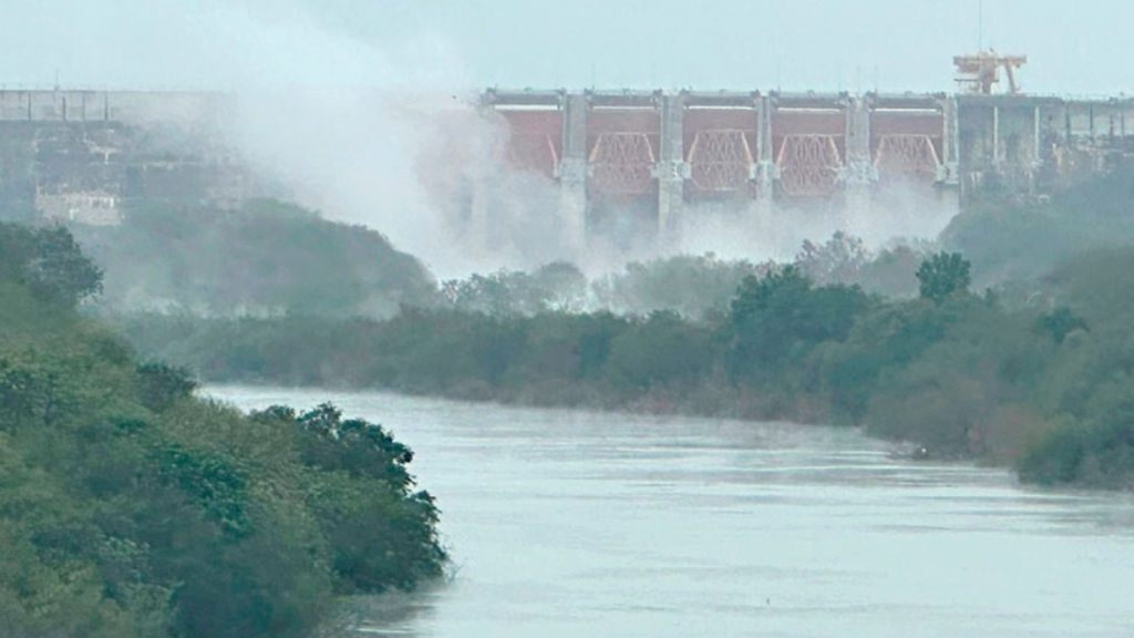 Silencioso desfogue de El Cuchillo equivale a ocho meses de agua para Monterrey.