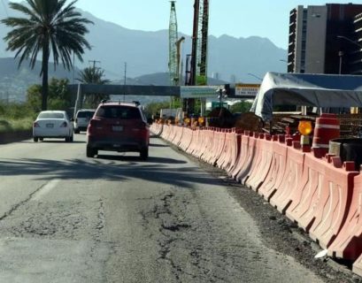 riesgo vial, deterioro de pavimento, Av. Constitución, carril exprés