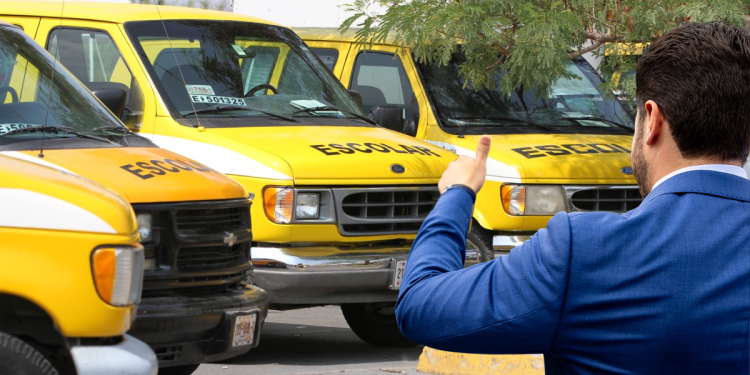 Samuel García Delega Crisis de Movilidad A Escuelas