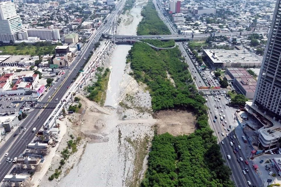 El desmonte en el Río Santa Catarina ha despertado las alarmas de colectivos.