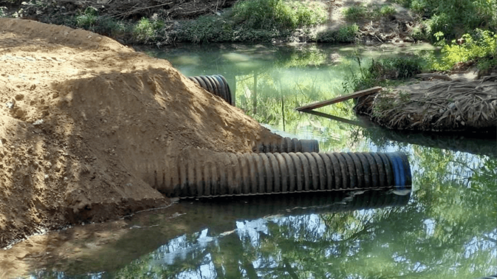 Tapan-Río-La-Silla-obra-sin-permisos-medio-ambiente-Parque-Fundidora-vecinos-de-Guadalupe-Capullos-Conagua