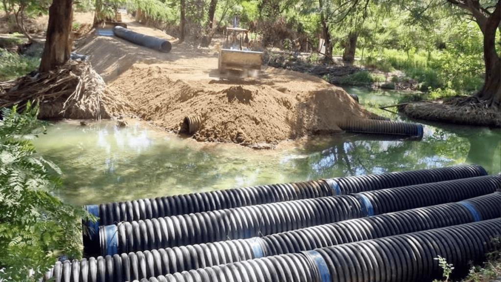 Tapan-Río-La-Silla-obra-sin-permisos-medio-ambiente-Parque-Fundidora-vecinos-de-Guadalupe-Capullos-Conagua