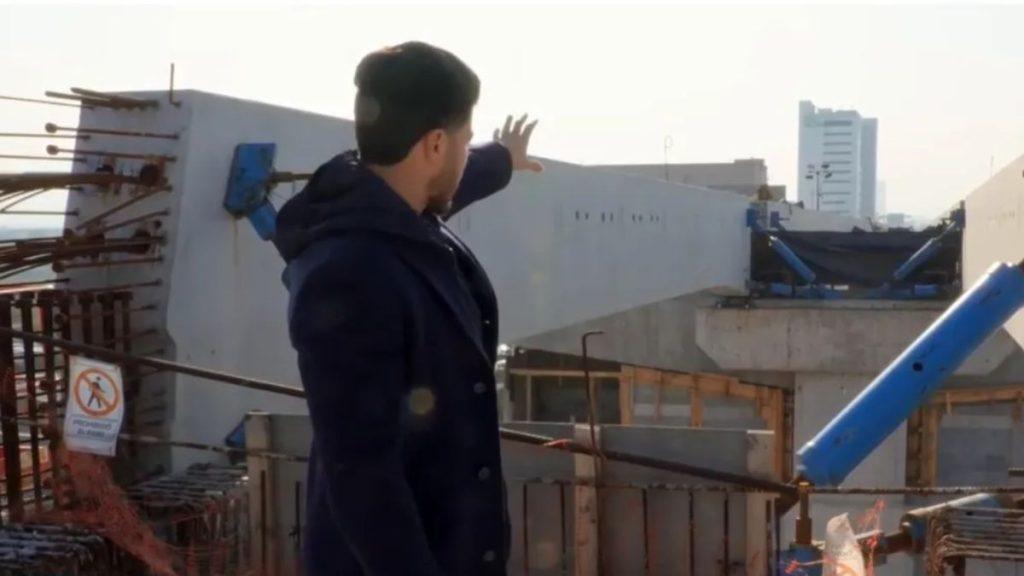 Samuel García inspeccionando las obras del metro