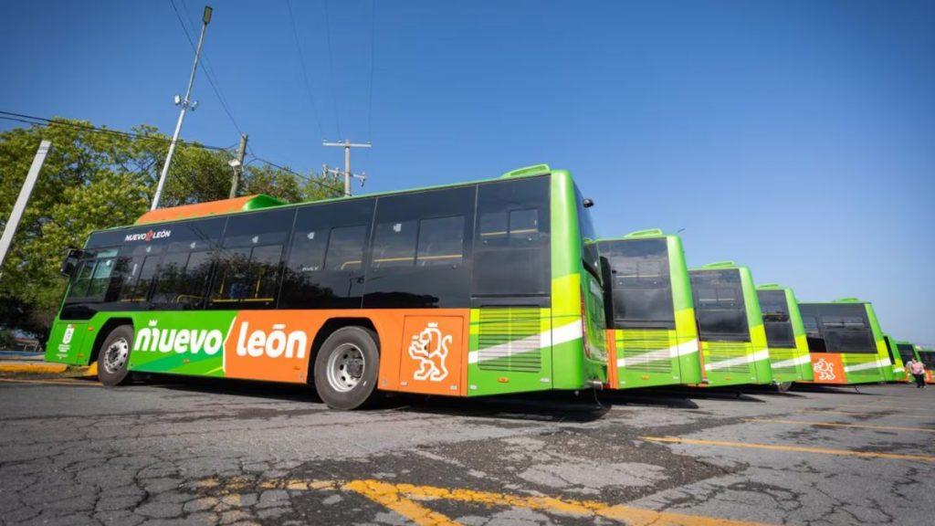 Camión aumentó a casi 17 pesos en Nuevo León debido al "tarifazo" de Samuel