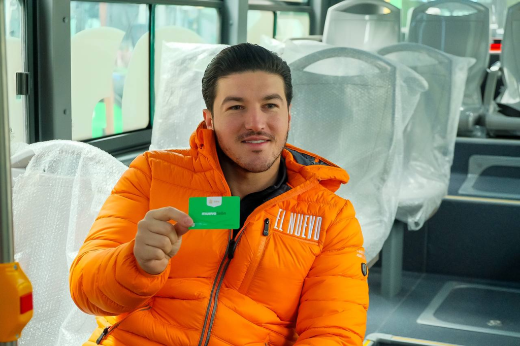 Samuel presume logros en movilidad en Nuevo León que solo el conoce