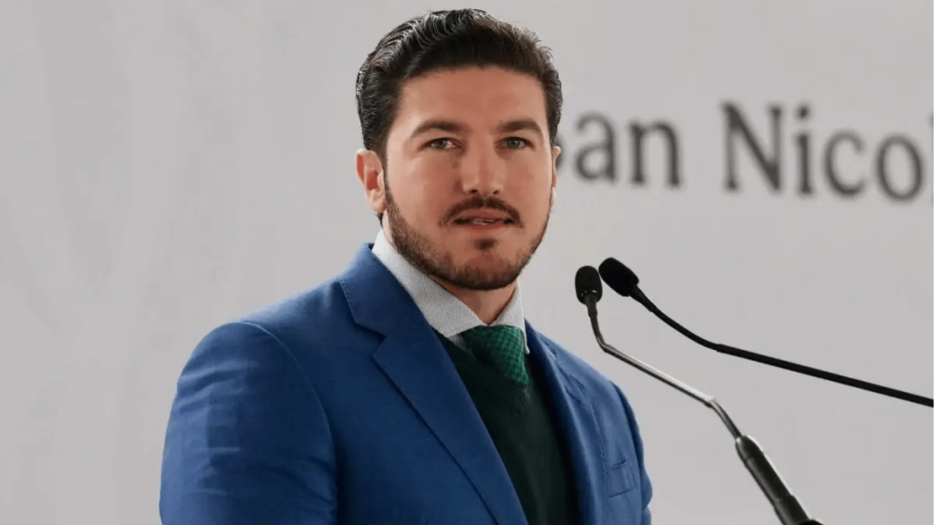 Foto de Samuel García Sepúlveda para hablar del aumento del agua por cobros de saneamiento en Nuevo León
- Código Regio